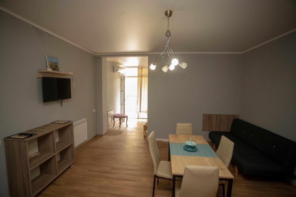 Ferienwohnung Amazing Magnolia Batumi Exterior foto