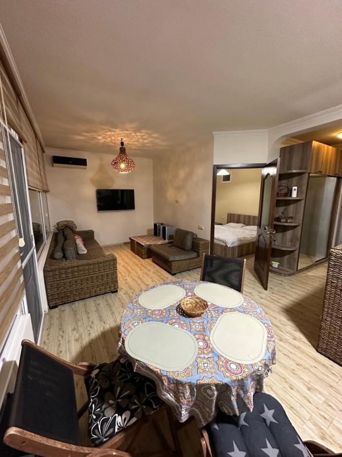 Ferienwohnung Amazing Magnolia Batumi Exterior foto