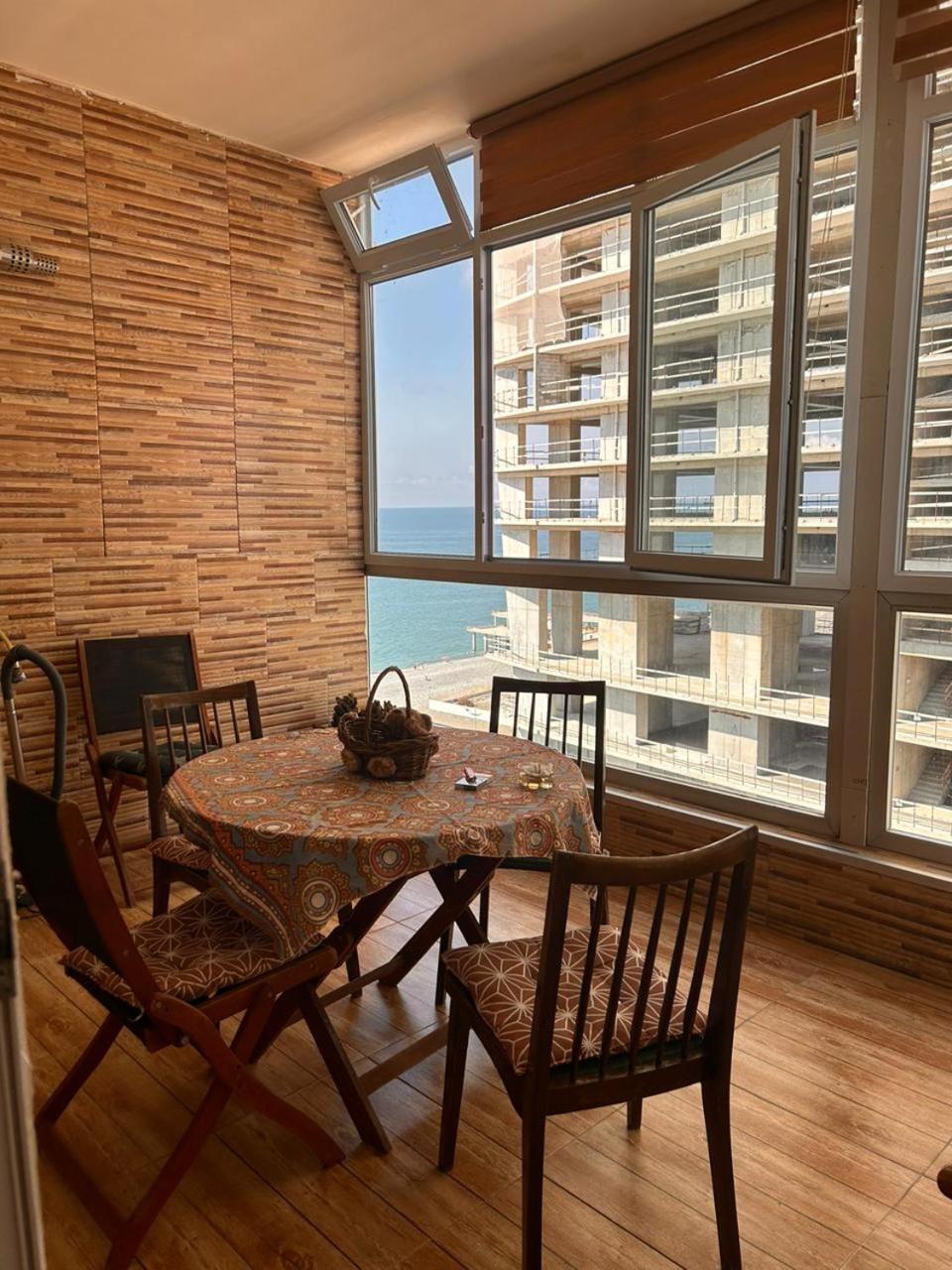 Ferienwohnung Amazing Magnolia Batumi Exterior foto